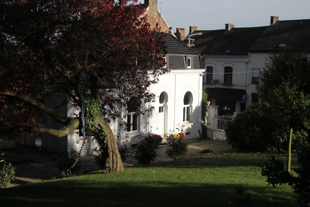 Gite De La Conciergerie Du Cheval Blanc Luttre الغرفة الصورة